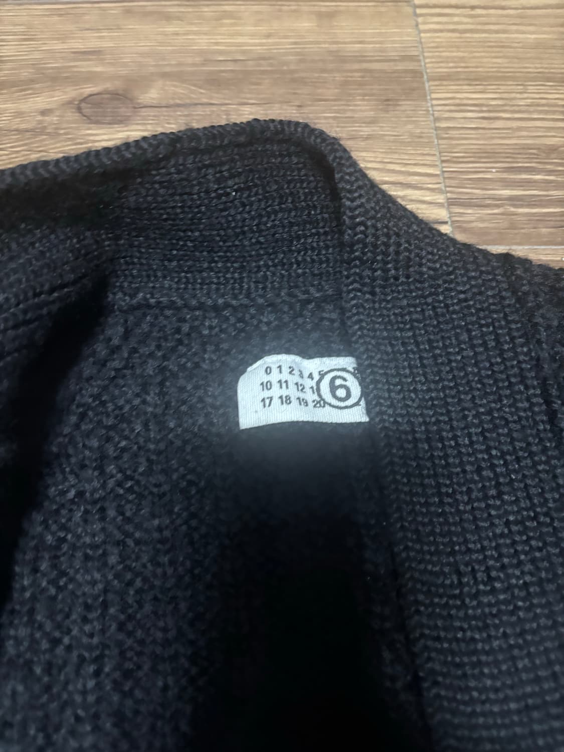 mm6 니트 가디건 상품이미지2