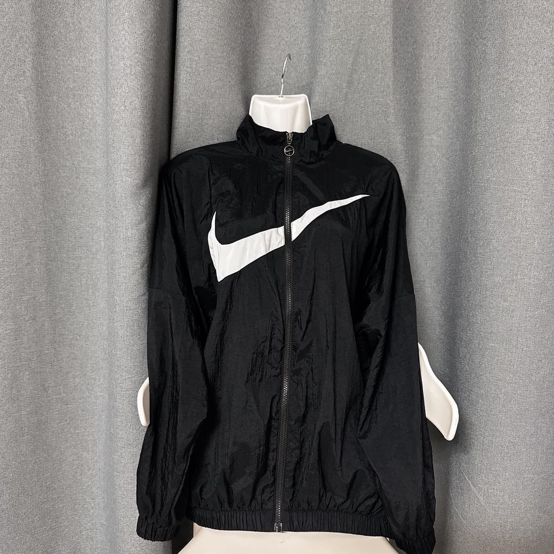 나이키빅로고 바람막이 상품이미지1