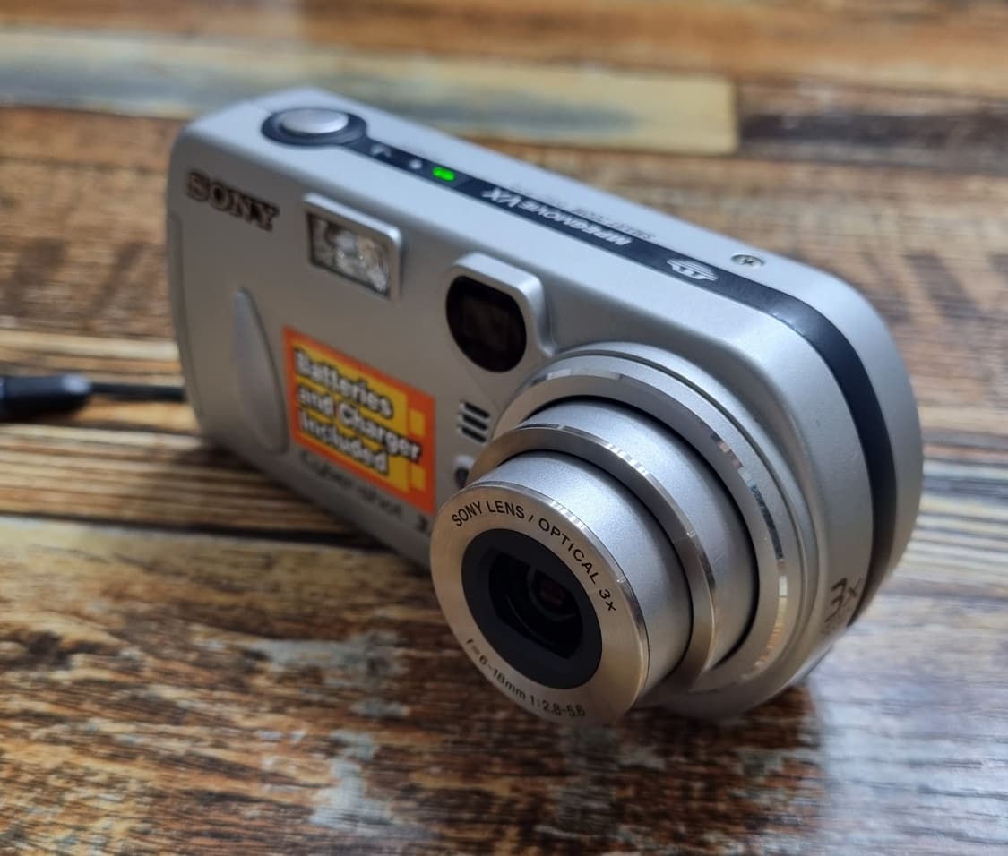 소니 사이버샷 디지털 카메라 DSC-P72 팝니다. 상품이미지1