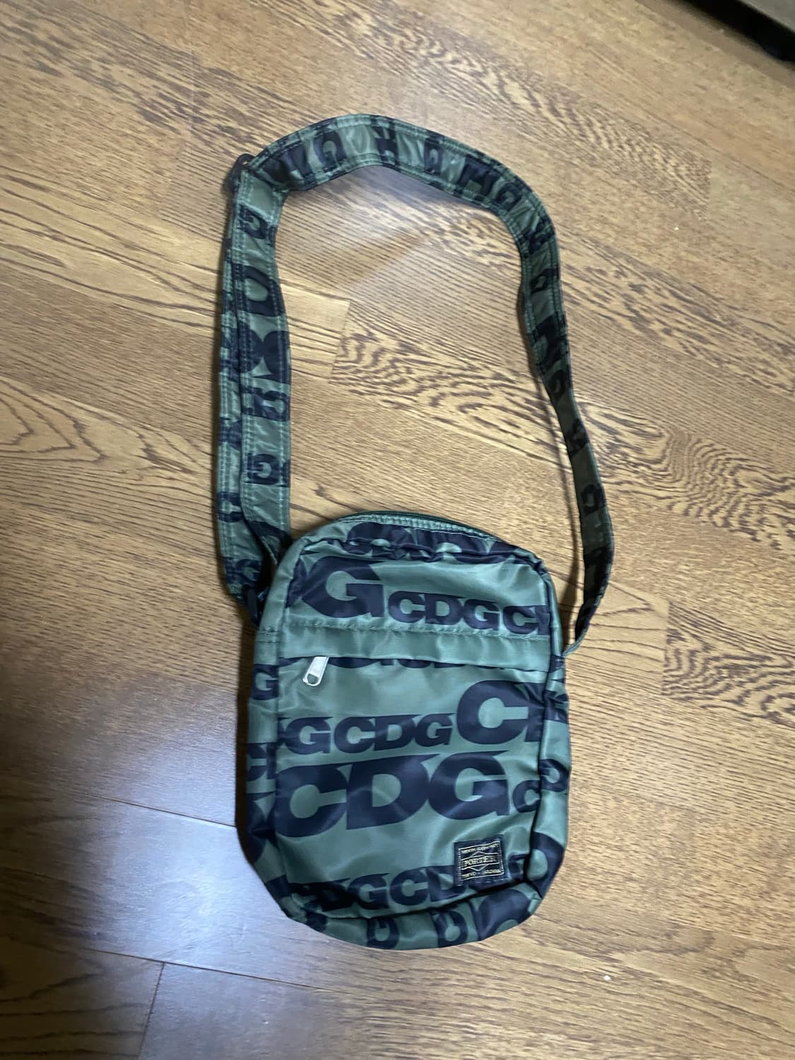 CDG 꼼데가르송 x 요시다 포터 콜라보 숄더백 카키 os 상품이미지2