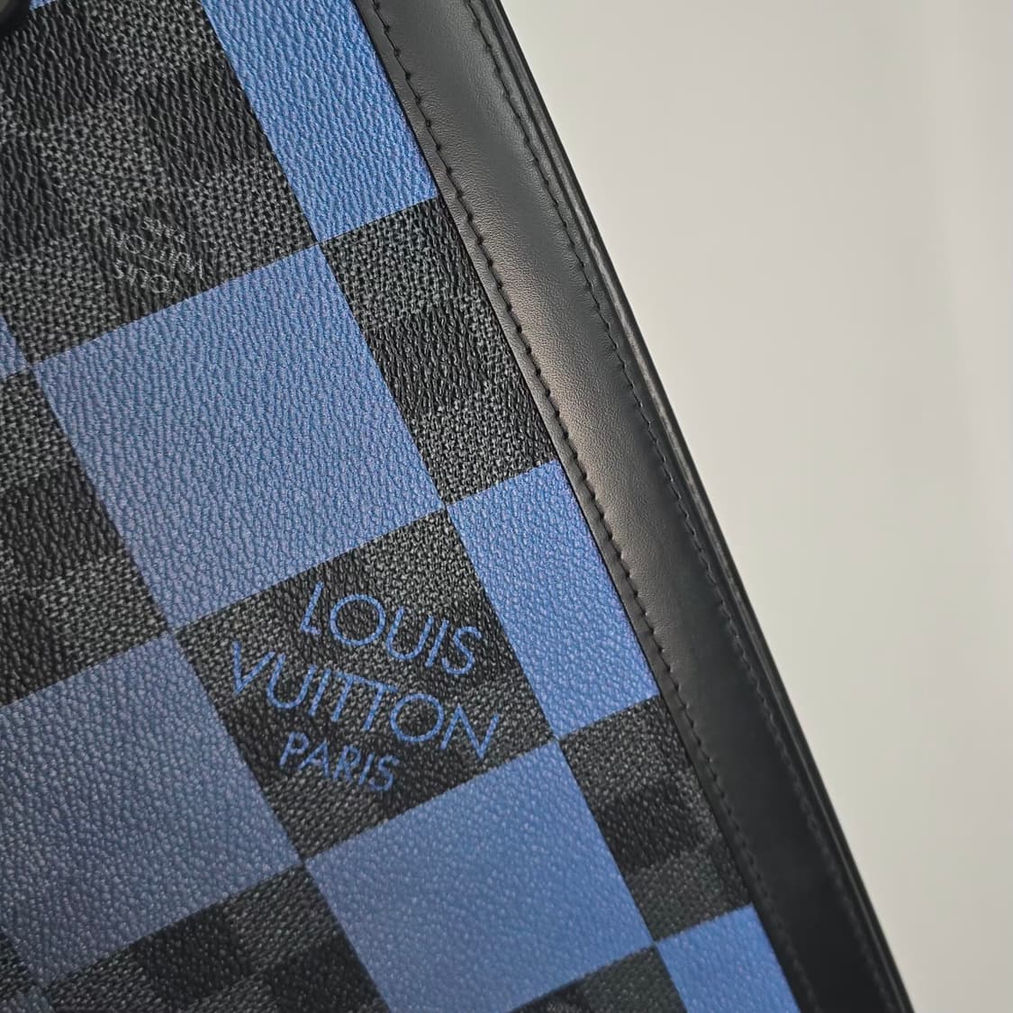 루이비통 그라피트 다미에 포쉐트 보야주 클러치 상품이미지9