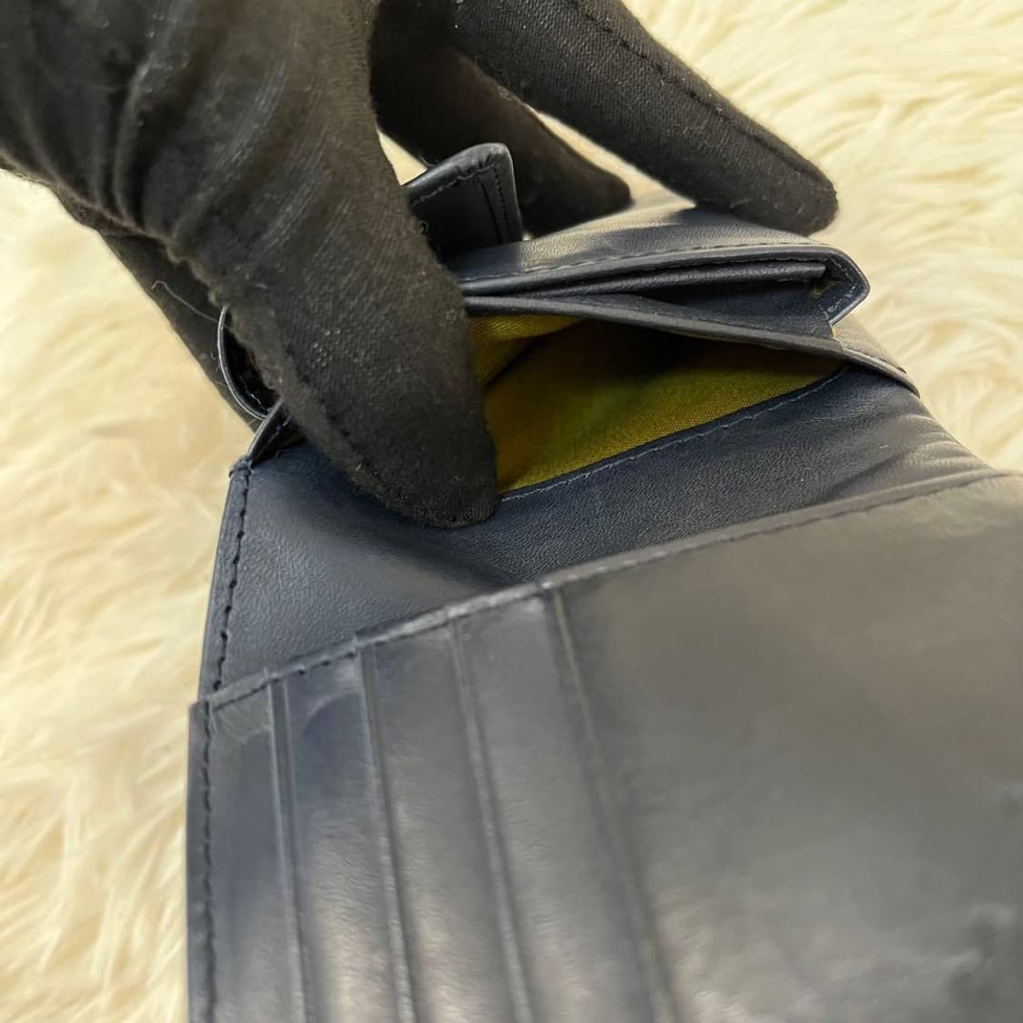 비비안 웨스트우드 레터링 가죽 지갑 상품이미지5