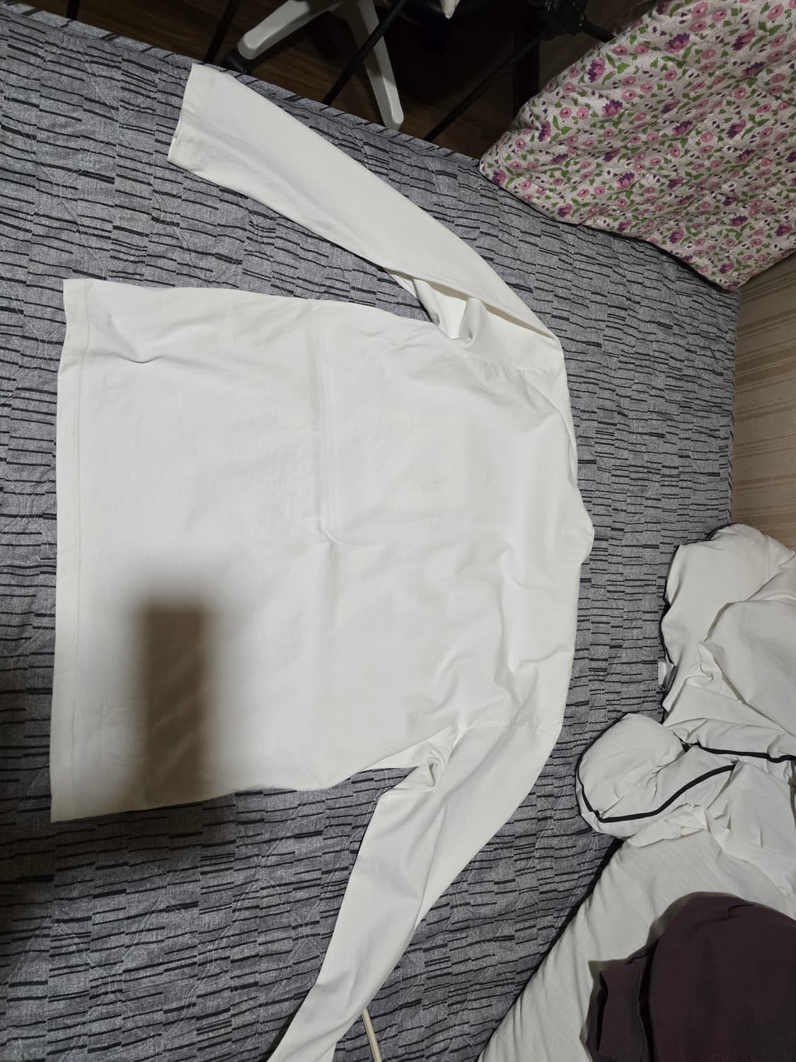 러프 사이드 프라이머리 롱슬리브 오프화이트 1사이즈 상품이미지2