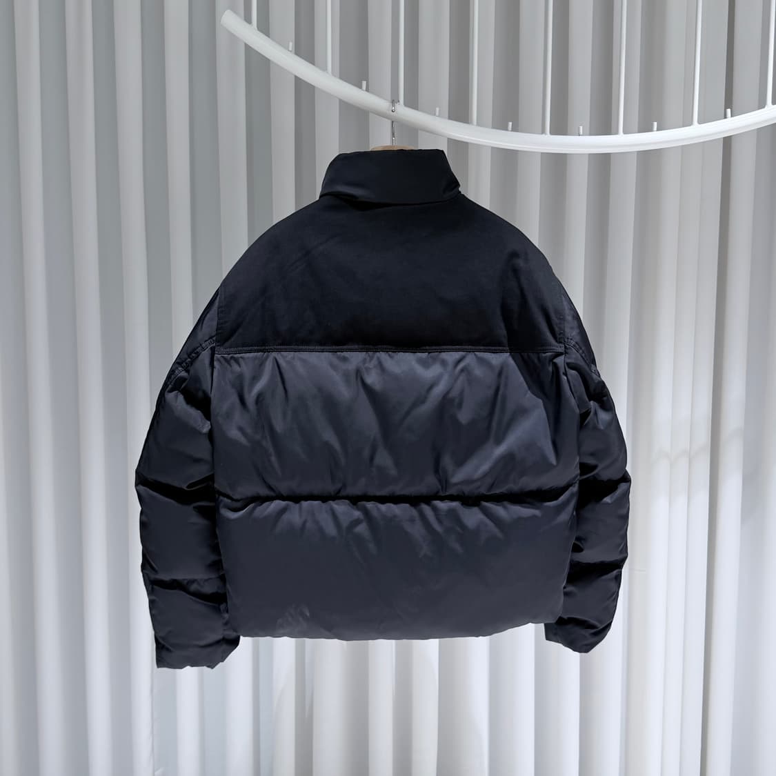 (S/M) / 프라다 삼각로고 리나일론 크롭 다운 패딩 자켓 블랙 상품이미지7
