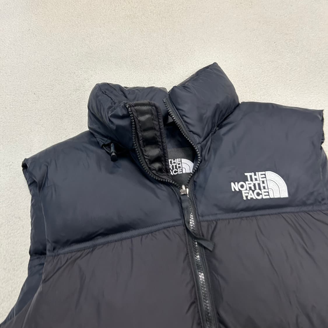 The North Face Nuptse 700 Down Vest 상품이미지5