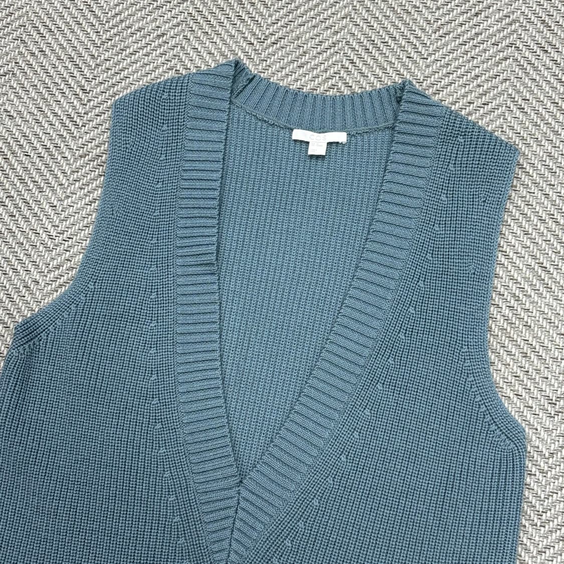 COS 브이넥 니트 베스트 v1469 상품이미지3