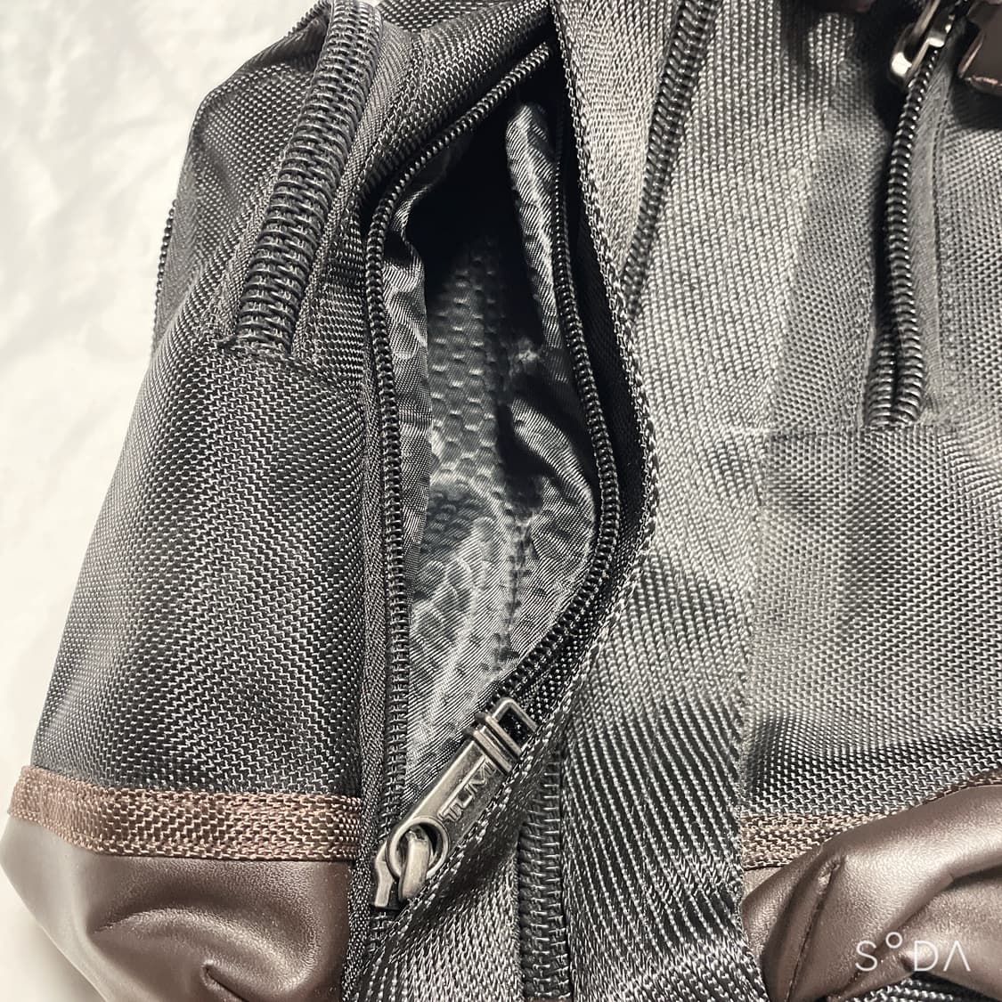 투미 알파 브라보 슬링백 상품이미지6