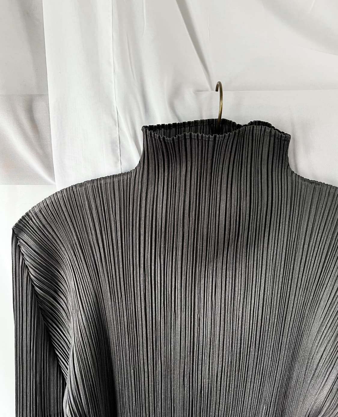 ISSEY MIYAKE PLEATS PLEASE dark grey top 상품이미지5