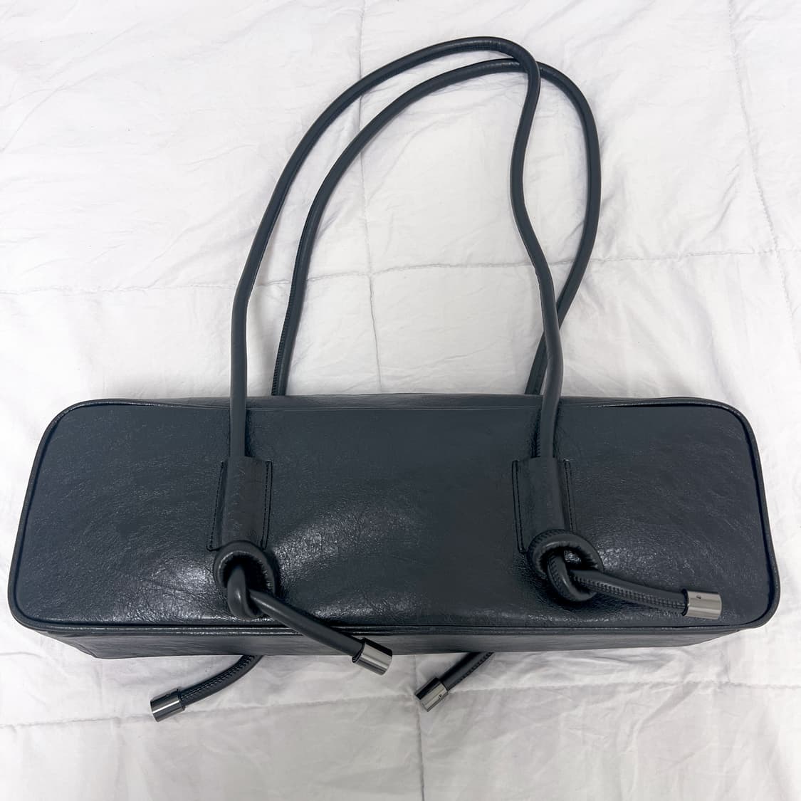 (새상품) 트리밍버드 스퀘어 스트링 숄더 백 블랙 상품이미지3