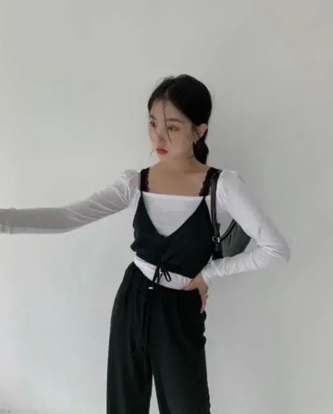 5muse 오뮤즈 스퀘어넥 롱슬리브티 화이트 긴팔티셔츠 상품이미지10