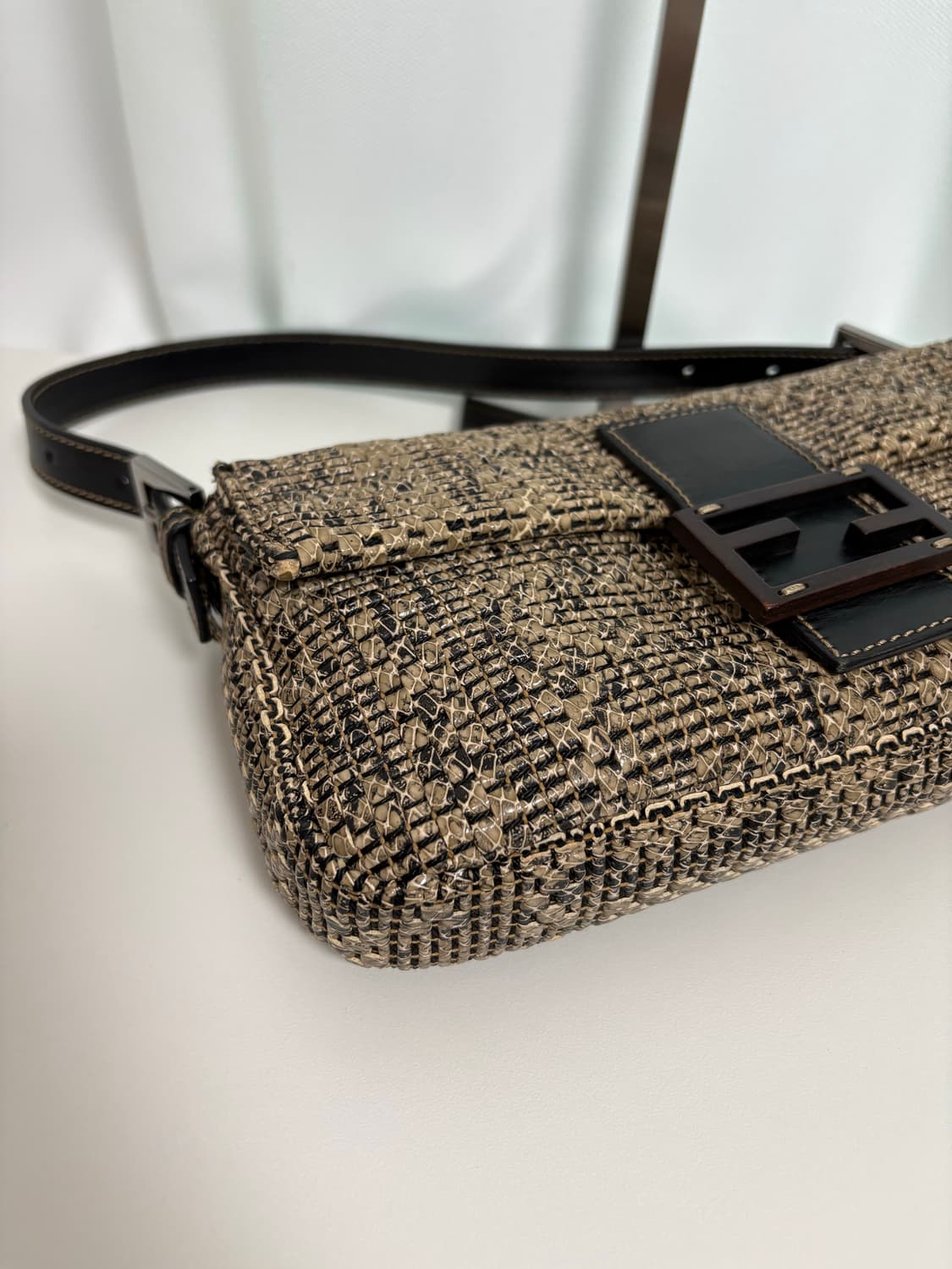 펜디 가죽 바게트백 리미티드 상품이미지3