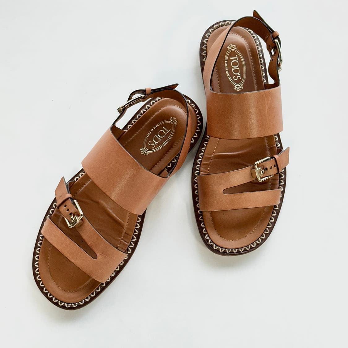 토즈 TODS 레더 버클 플랫 샌들 상품이미지1
