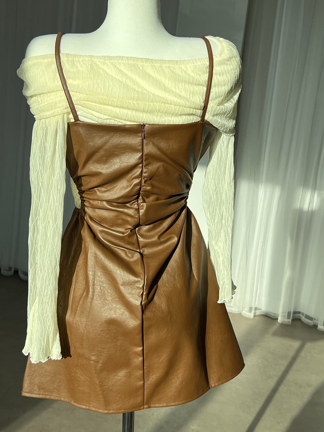 [새상품원가이하판매]브라운 레더 뒷지퍼 끈 원피스  상품이미지10