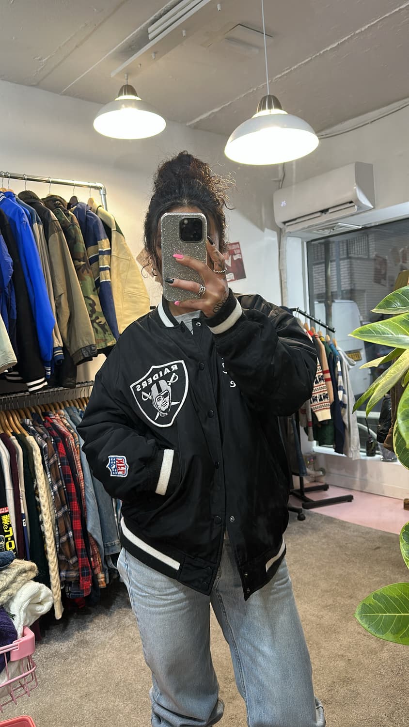 NFL x GU 오클랜드 레이더스 스타디움 바시티 자켓M-L 상품이미지2