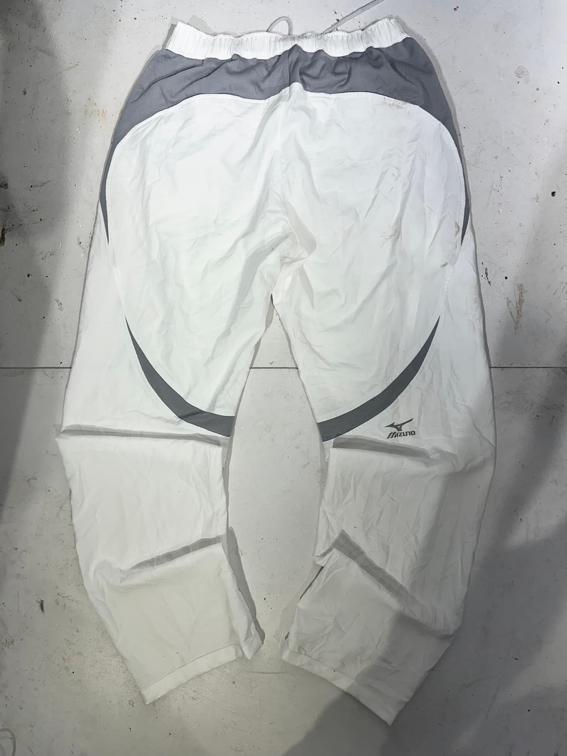 미즈노 화이트 그레이 로고 와이드 팬츠 XL 상품이미지5