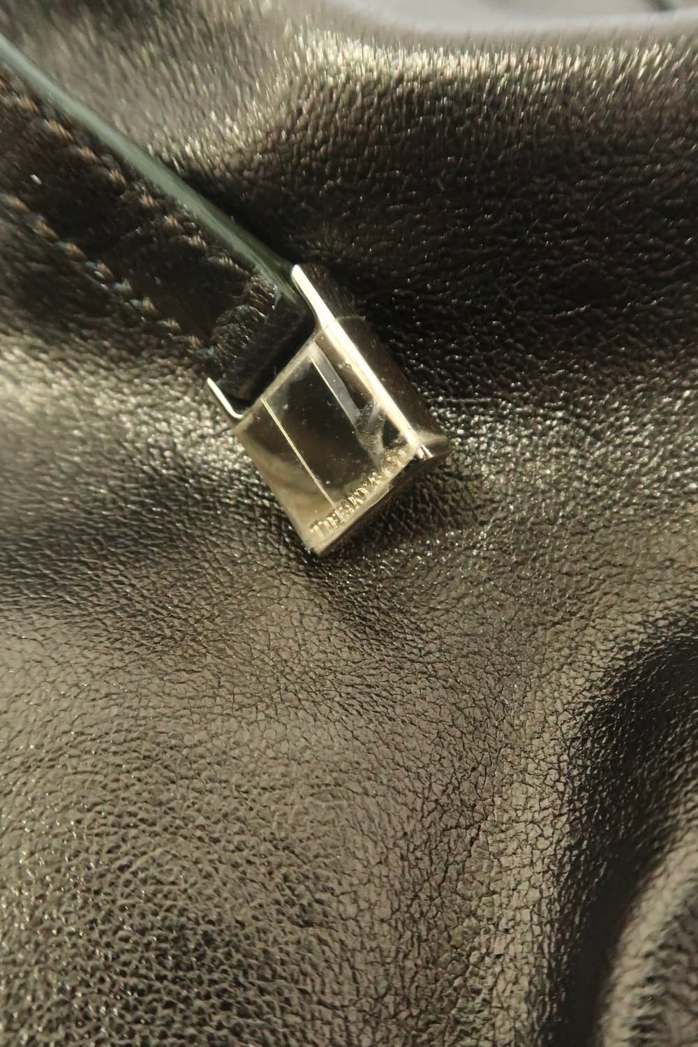 티파니앤코 메탈릭 브론즈 토트백 made in Italy 상품이미지5