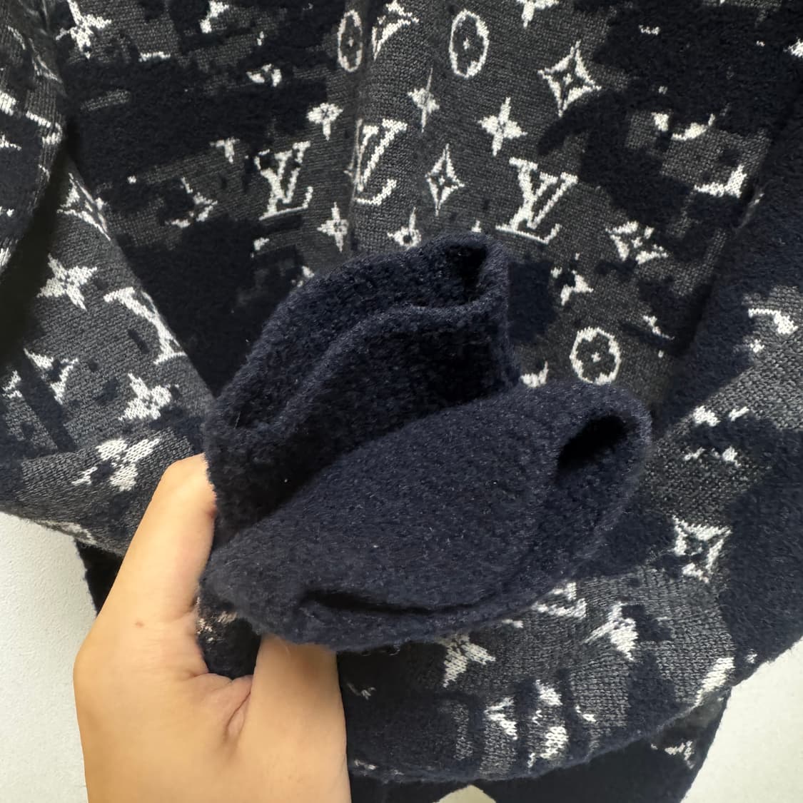 루이비통 디스트레스드 모노그램 니트 S 상품이미지4