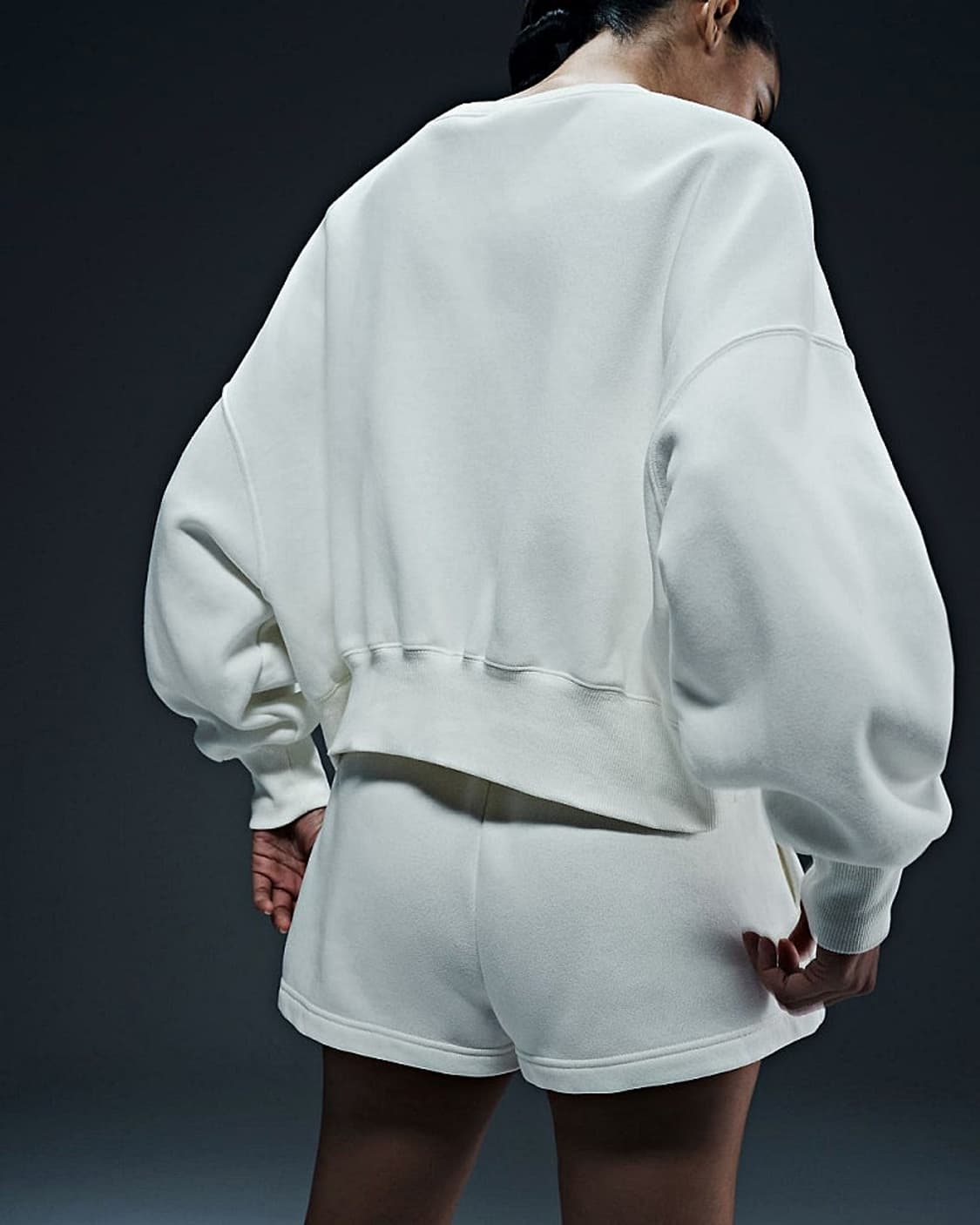 [무료배송][S]나이키 여성용 에센셜 기모 오버핏 크롭티 맨투맨 상품이미지2