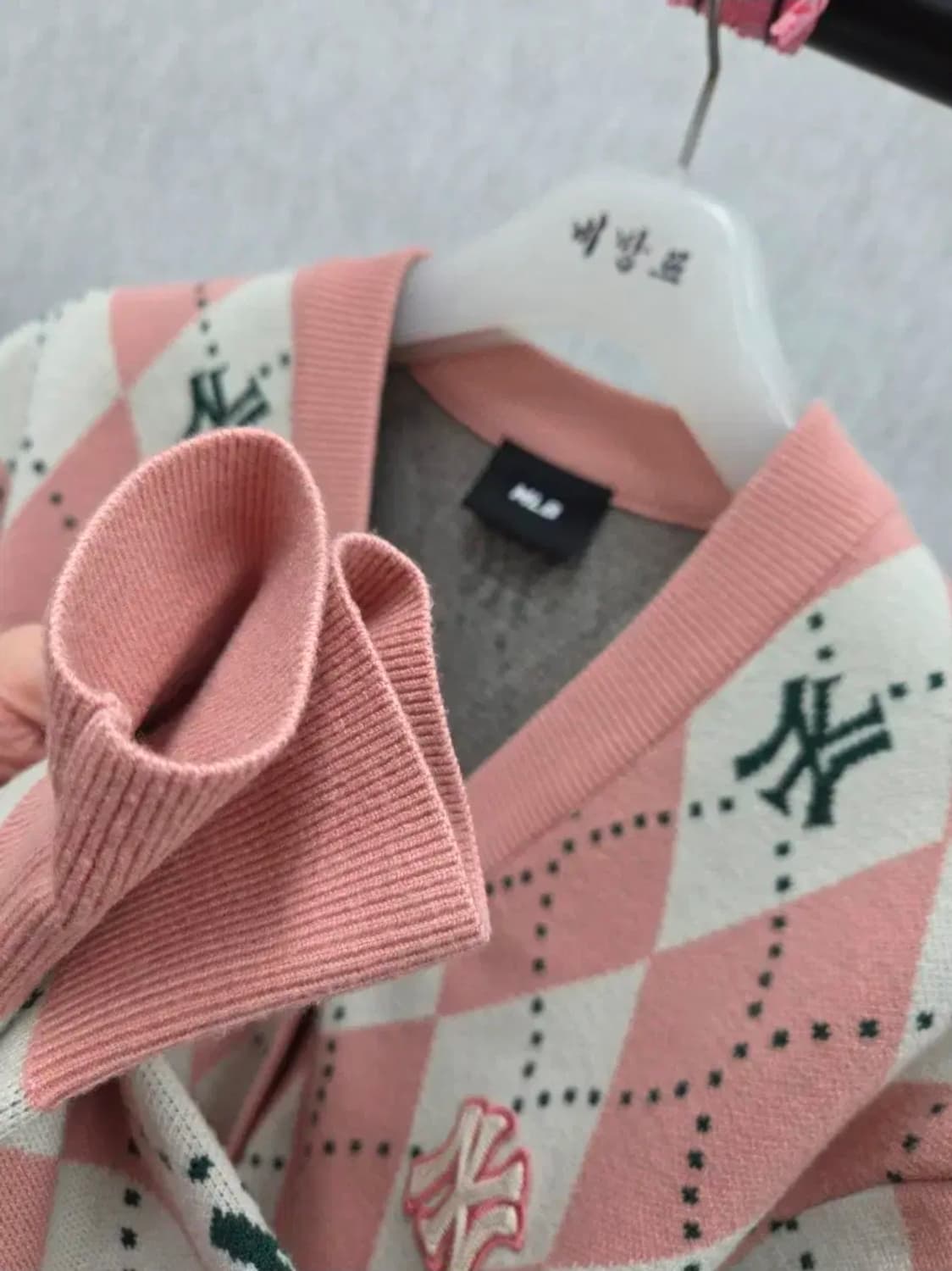 여성 XS MLB 아가일 모노그램 가디건 상품이미지4