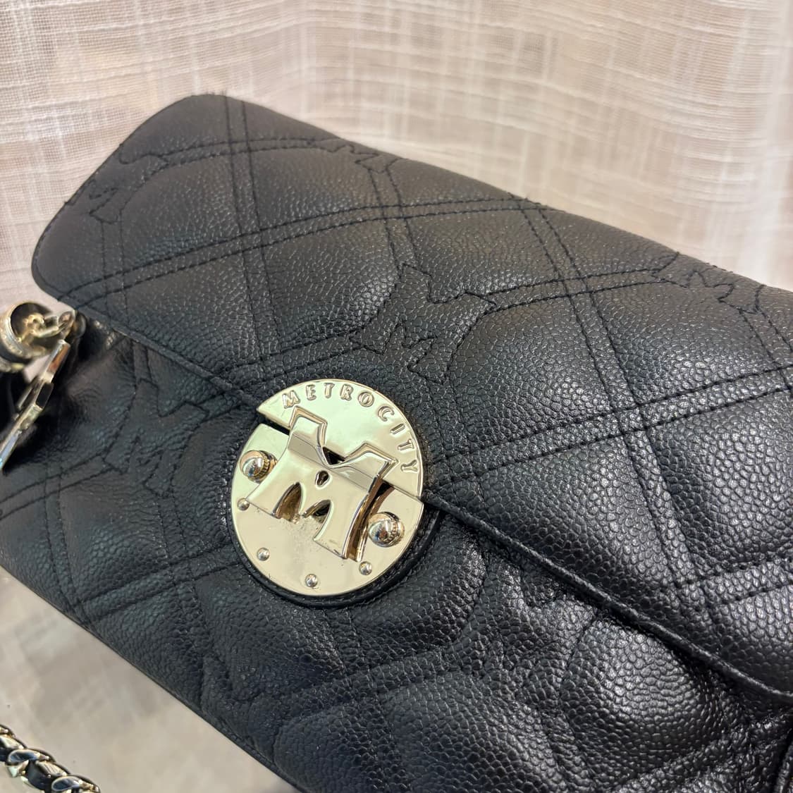 정품 메트로시티 퀄팅 크로스백     상품이미지5