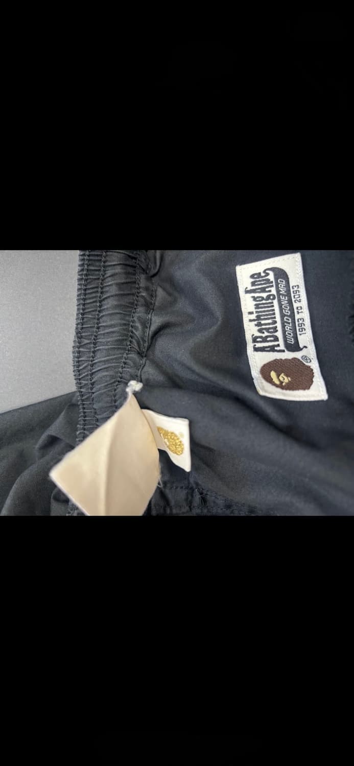 베이프(A Bathing Ape) 브랜드의 샤크 프린트 반바지 상품이미지3