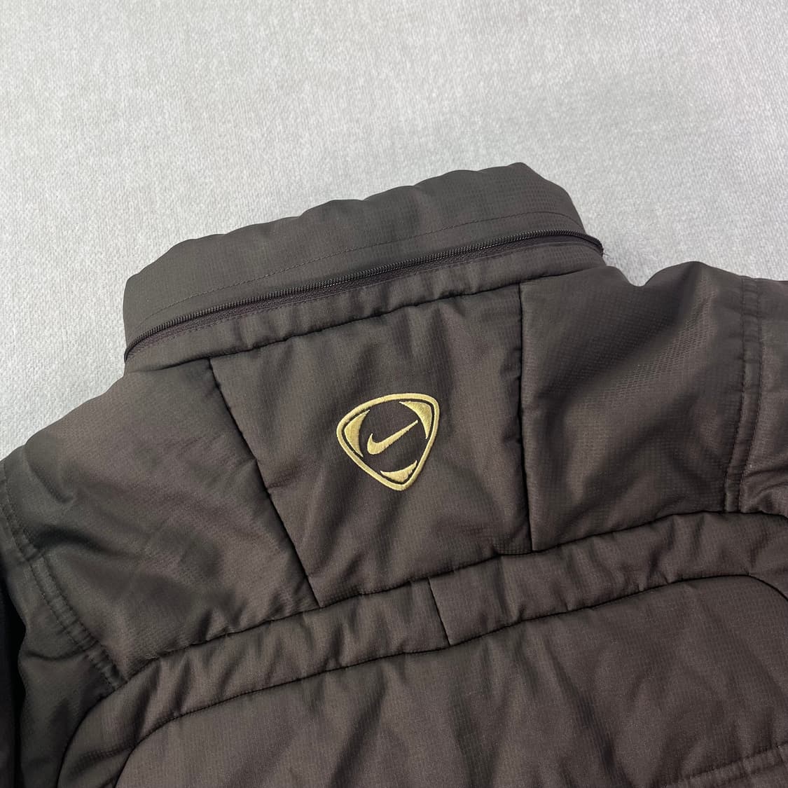 95 나이키x바르셀로나 브라운 푸퍼 패딩 상품이미지6