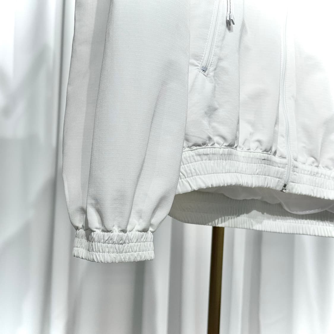 [정품] 톰브라운 립스탑 메쉬 사선완장 바람막이 3 상품이미지2