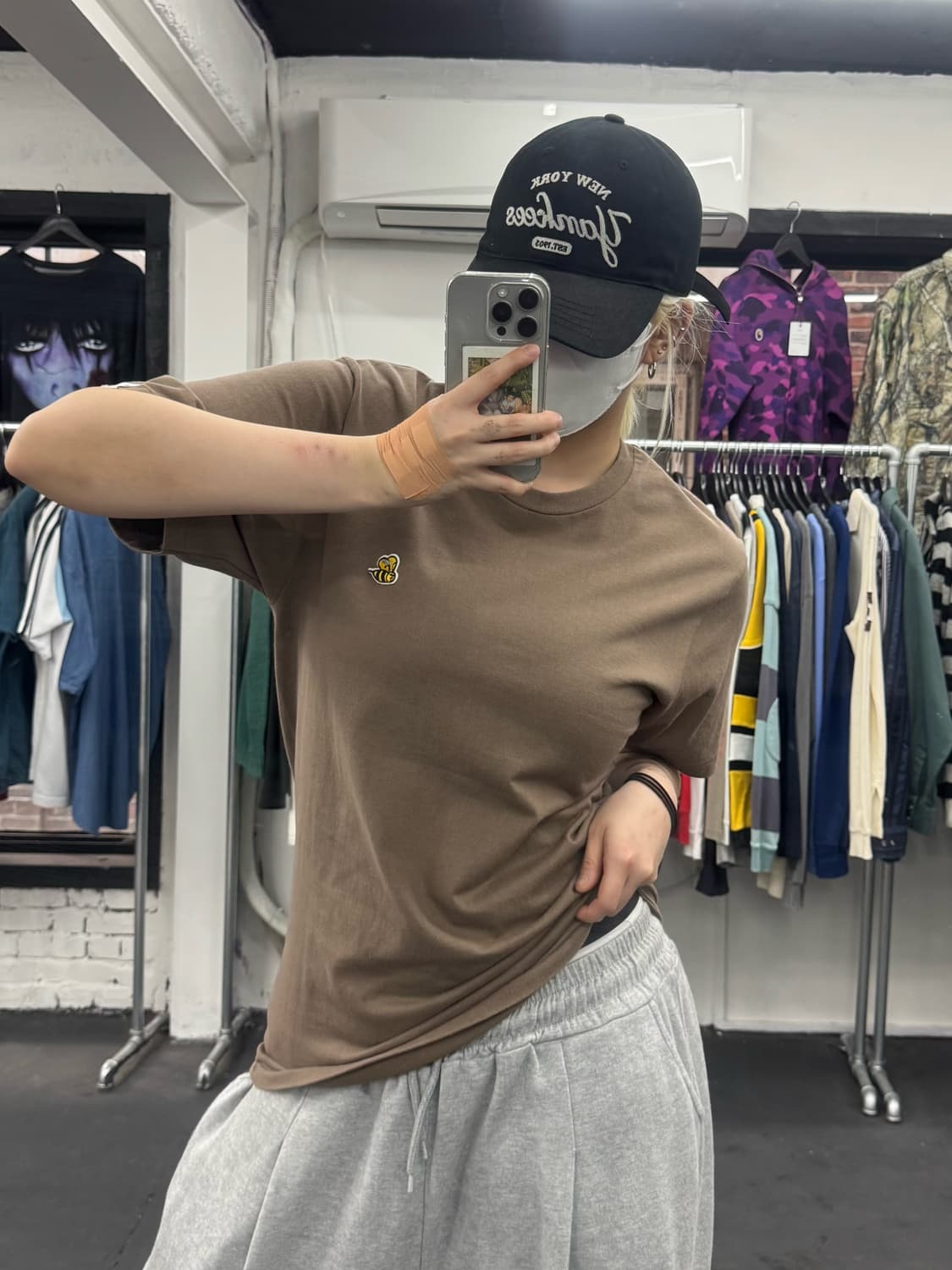 베이프 비 원포인트 브라운 티셔츠 상품이미지4