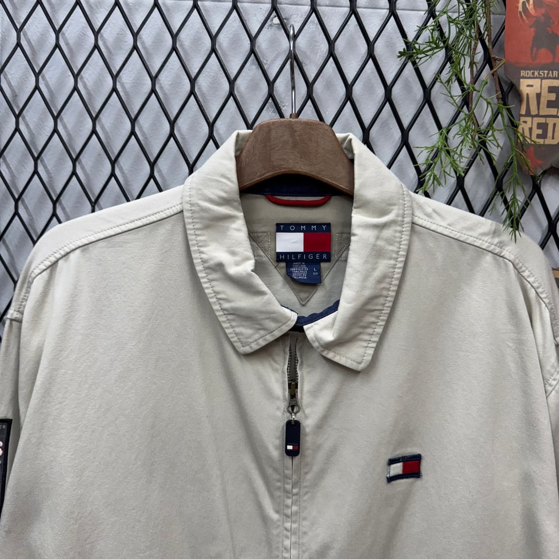 00s 하드록 X 타미힐피거 올드스쿨 봄버자켓 투포켓 디테일 화이트 상품이미지3