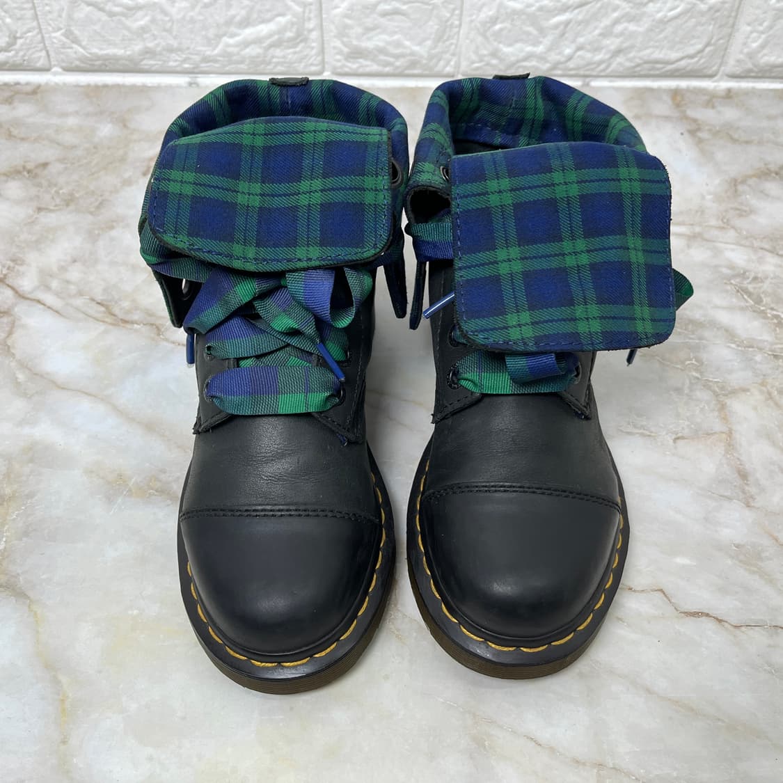 Dr. Martens Amelia Tartan Fold boots 230 상품이미지3
