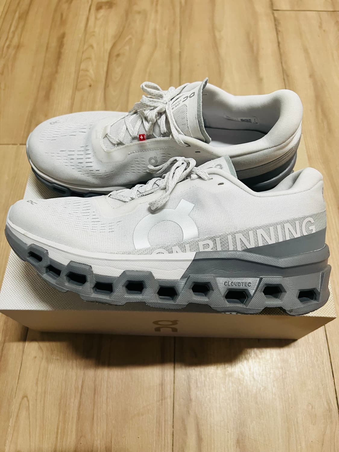 온러닝 클라우드몬스터 2 프로스트락 EU43 상품이미지6