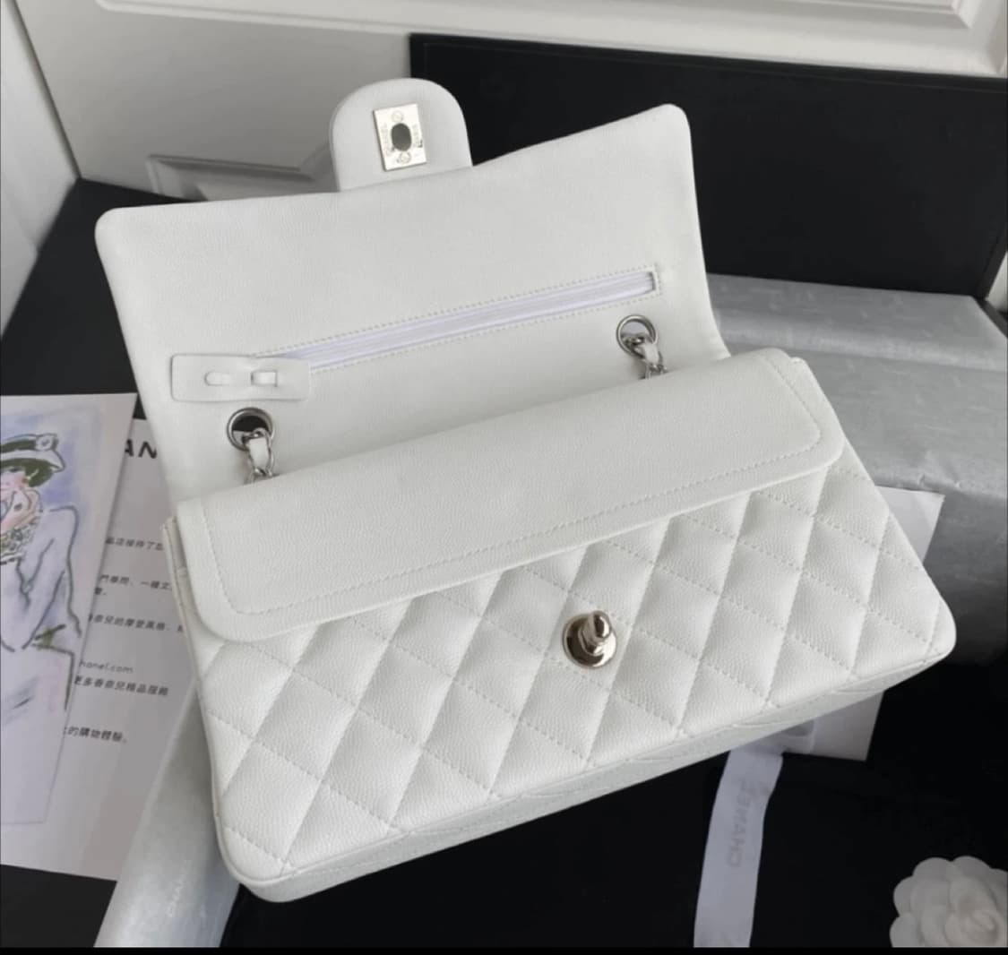 샤넬 클래식 플립백 화이트 캐비어 은장 상품이미지4