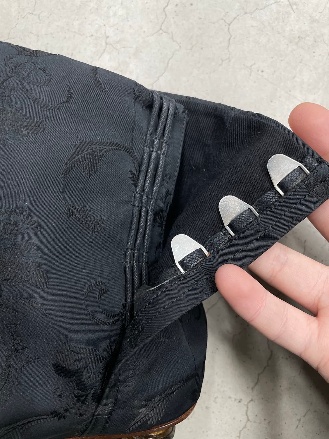 VETEMENTS FW18 COIN HEEL BOOTS (38) 상품이미지4