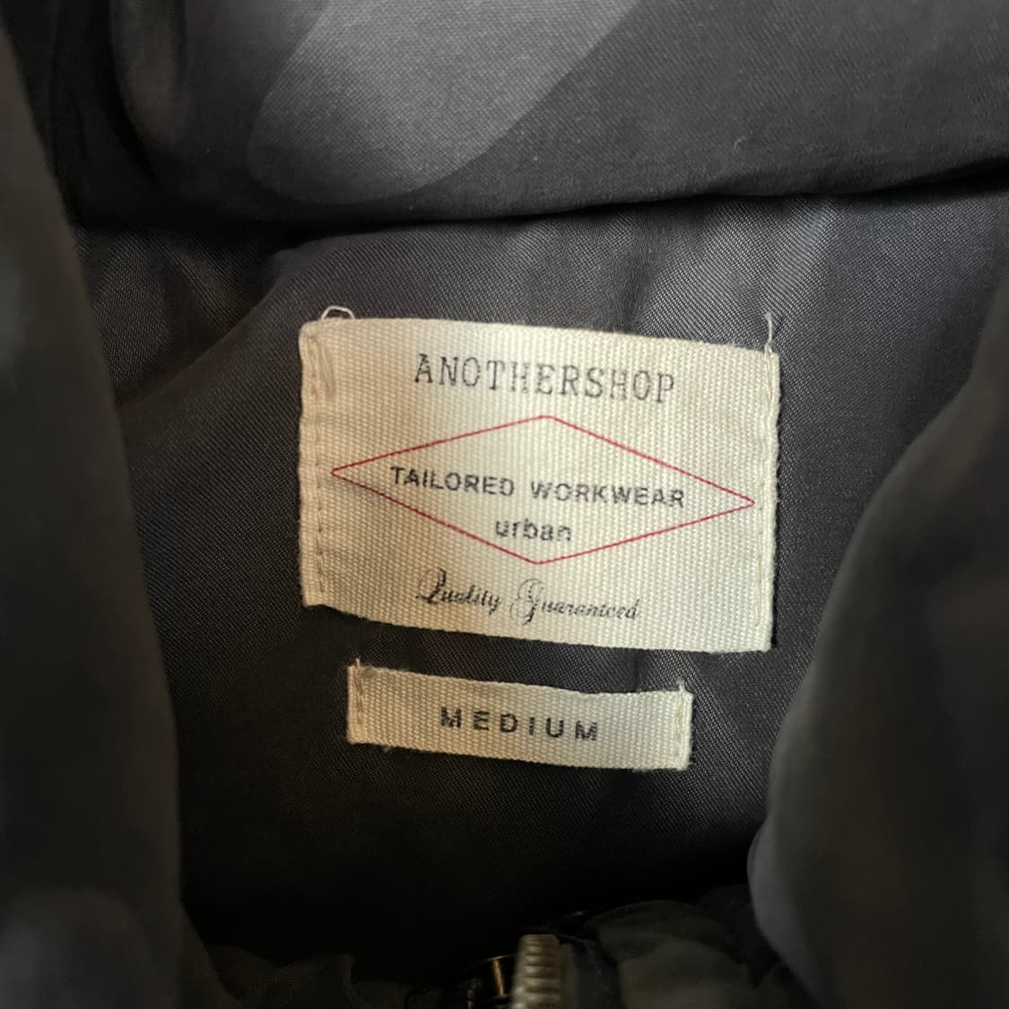 어나더샵 그레이 카모 투포켓 패딩 조끼 상품이미지4