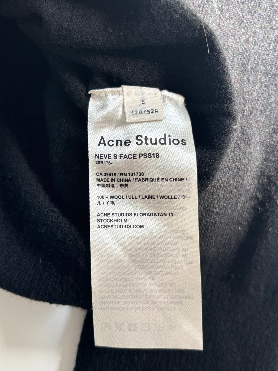 Acne Studios 아크네스튜디오 블랙 브이넥 가디건 상품이미지5