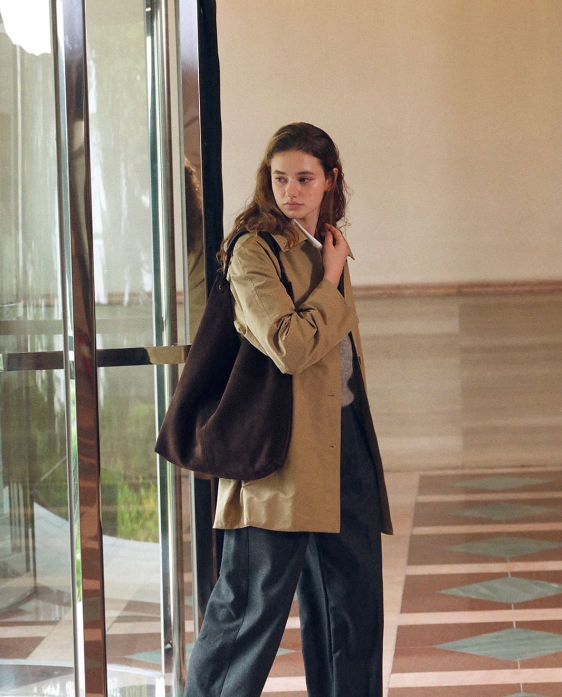 더라이(THE RYE) 스웨이드 호보백 상품이미지3