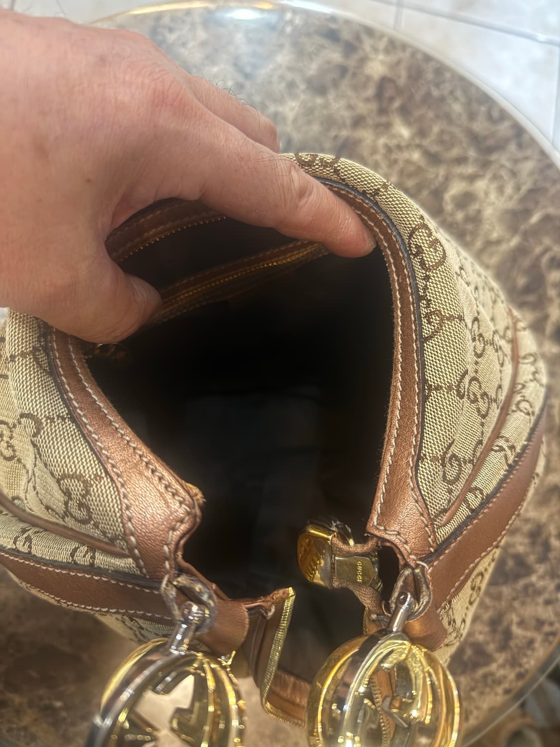 정품 구찌 GG 자가드 인터로킹 호보백 팝니다 상품이미지7