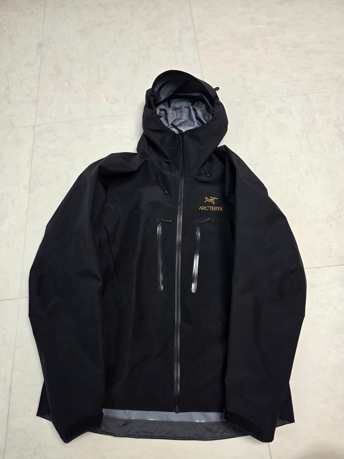 아크테릭스 알파SV 블랙(L)팝니다 상품이미지1