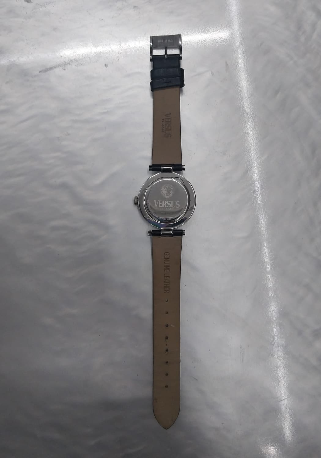 베르사체 3C7120 가죽 쿼츠시계 상품이미지4