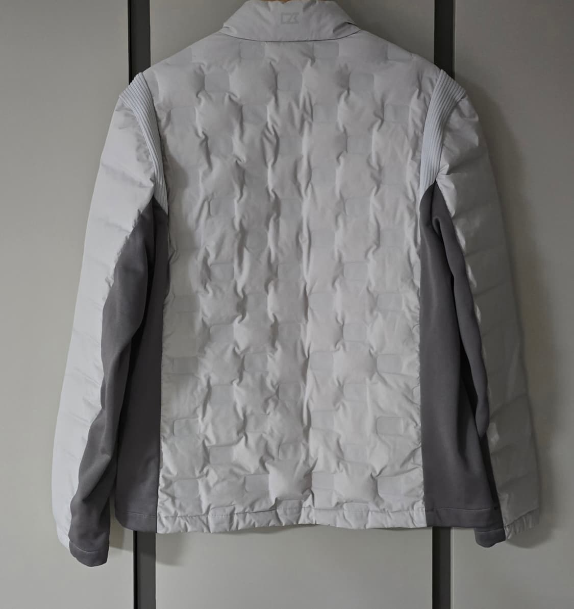 커터앤벅 남성 덕다운 경량패딩.
싸이즈 110 상품이미지3