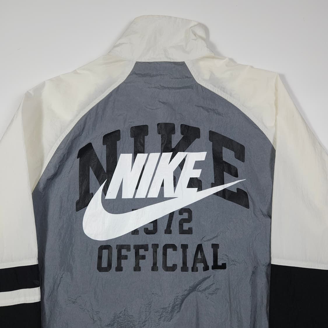 나이키 빅로고 우븐 바람막이  상품이미지2