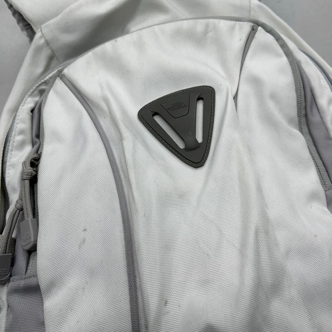 노스페이스 고프코어 울프그레이 테크니컬 백팩 상품이미지5
