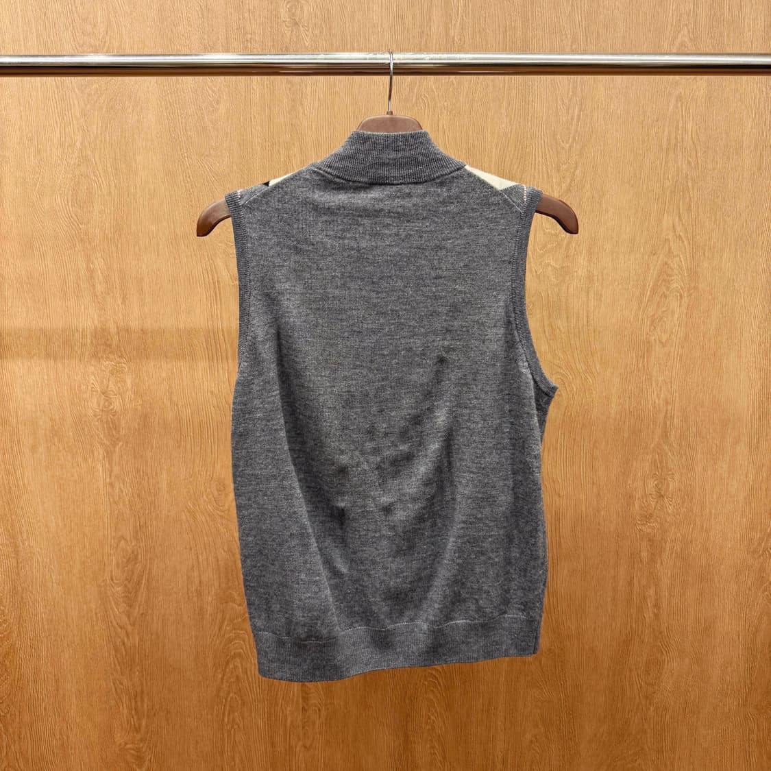 라코스테 니트 집업 슬리브리스 아가일 패턴 디테일 그레이 배색 상품이미지3