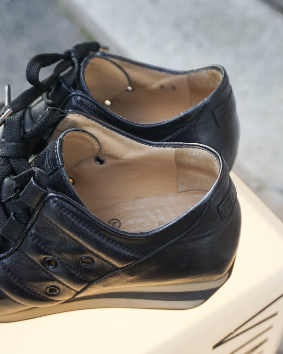 CHANEL leather lace-up sneakers 상품이미지3