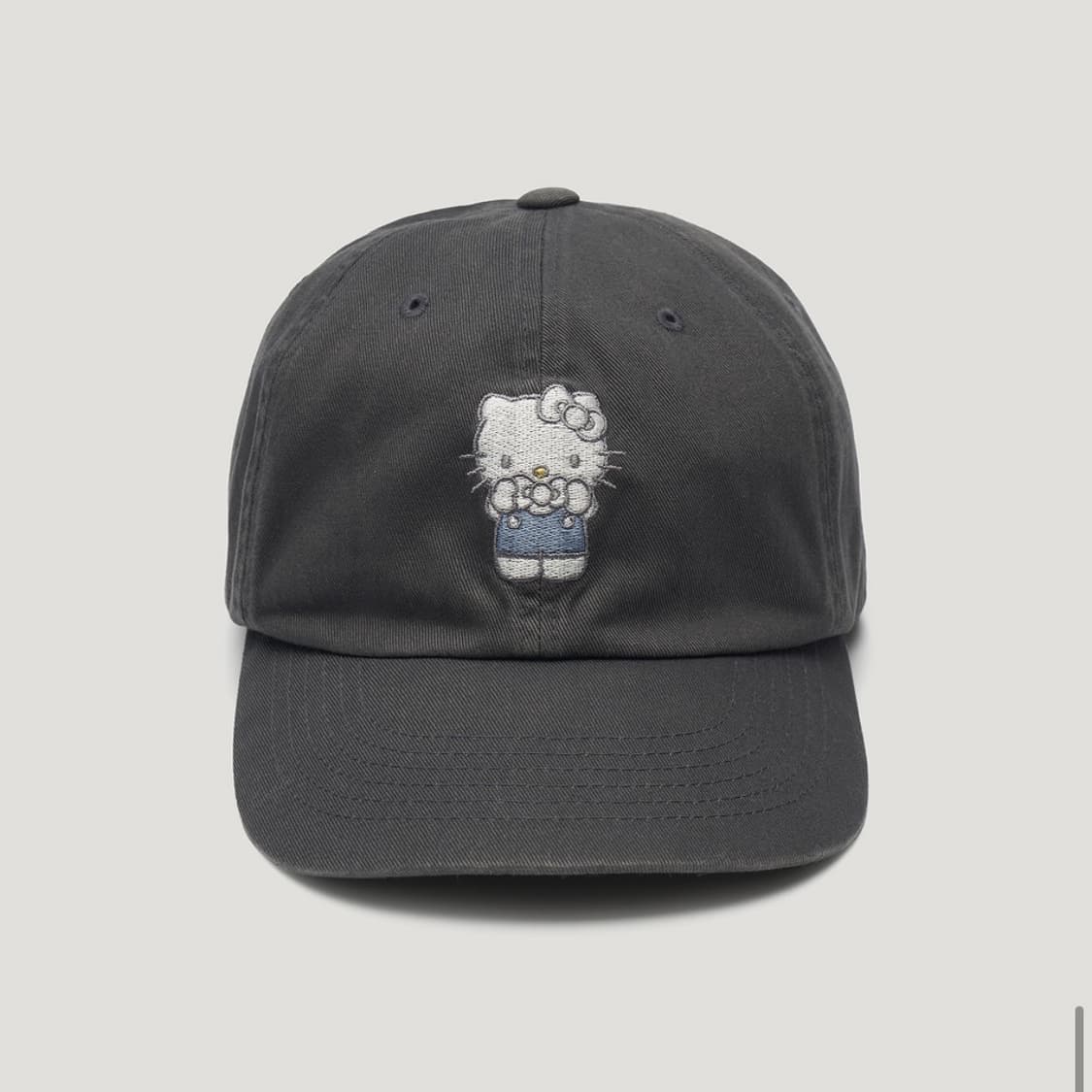 새상품 파르벵 헬로키티 워시드 엠브로이디드 볼캡 차콜 상품이미지1