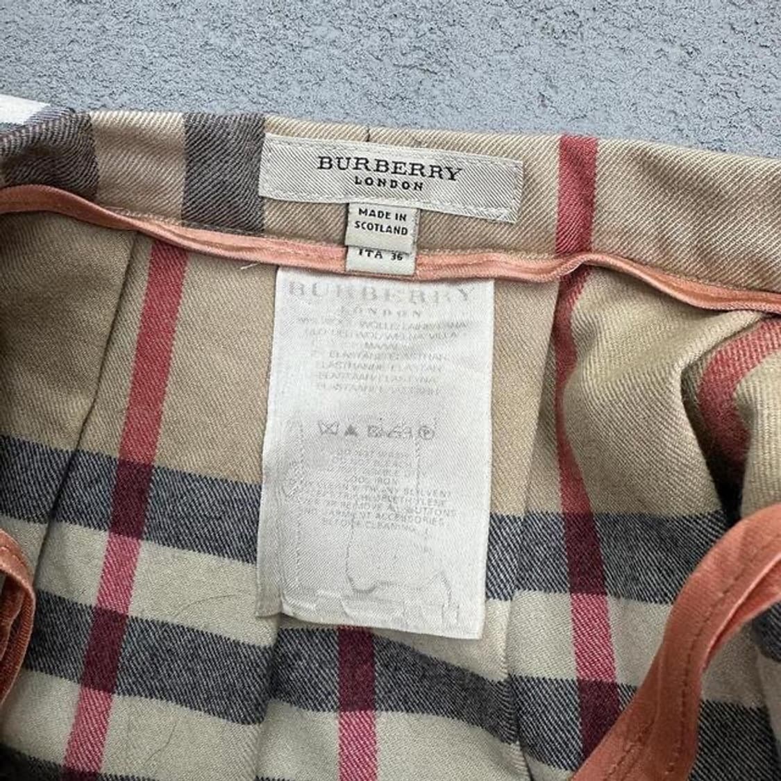 버버리 노바 체크 플리츠 스커트 (26) 상품이미지4