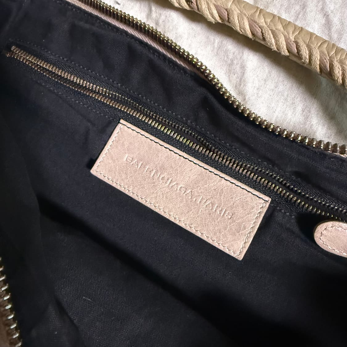 발렌시아가 르시티 모터백 상품이미지3