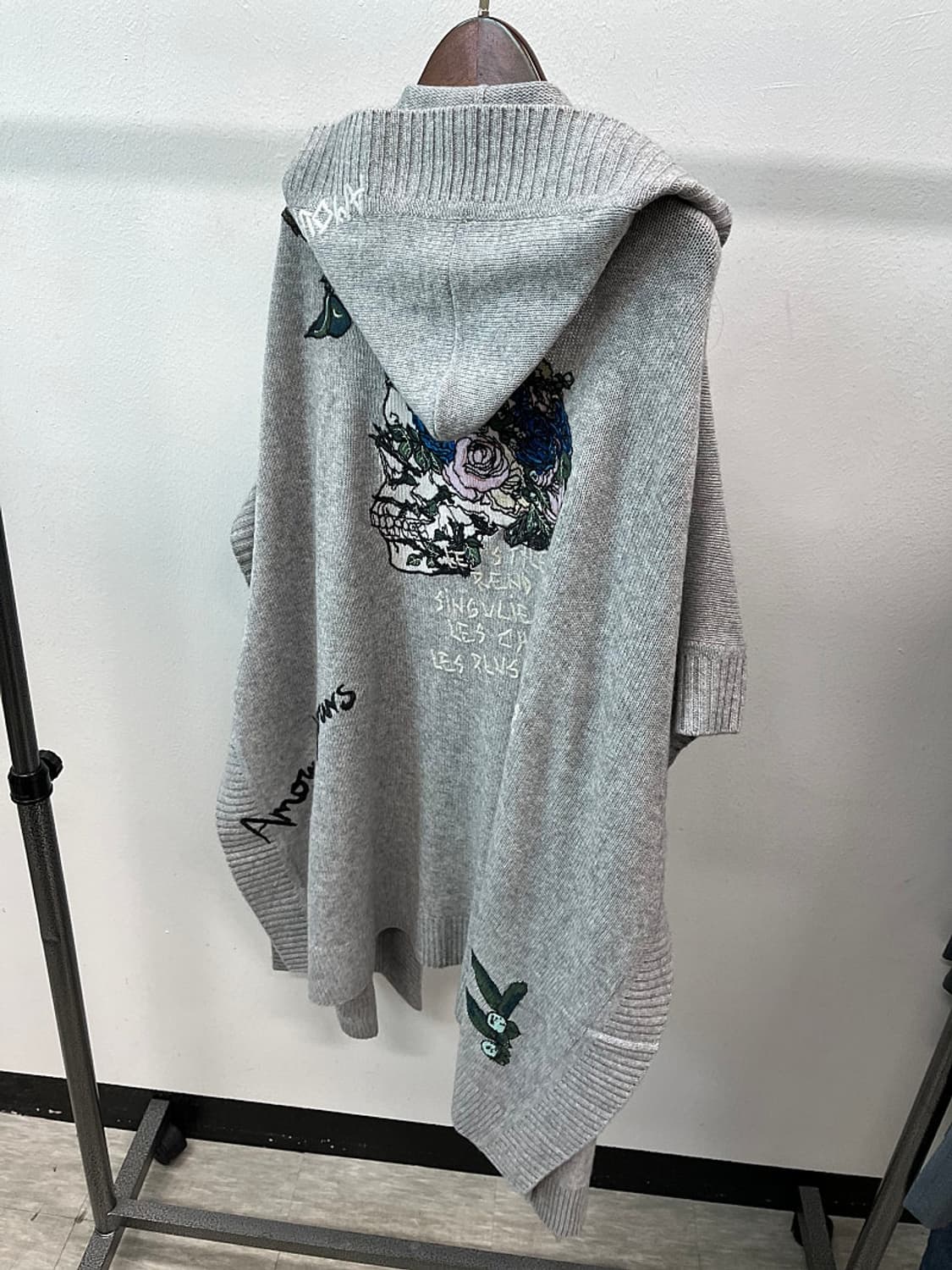 여) 쟈딕앤볼테르 캐시미어 자수 숄 가디건 상품이미지7