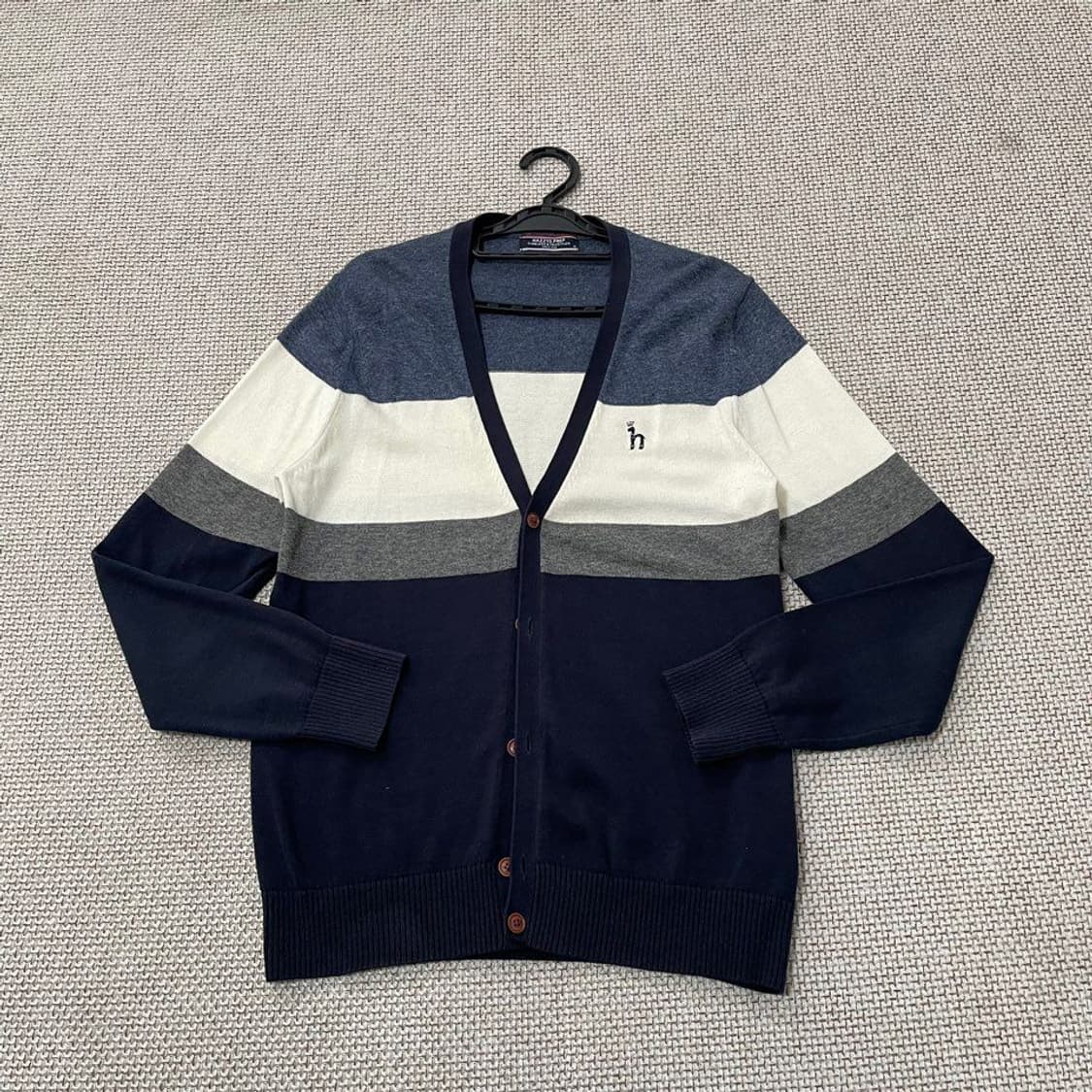 헤지스 니트가디건 6585 상품이미지1