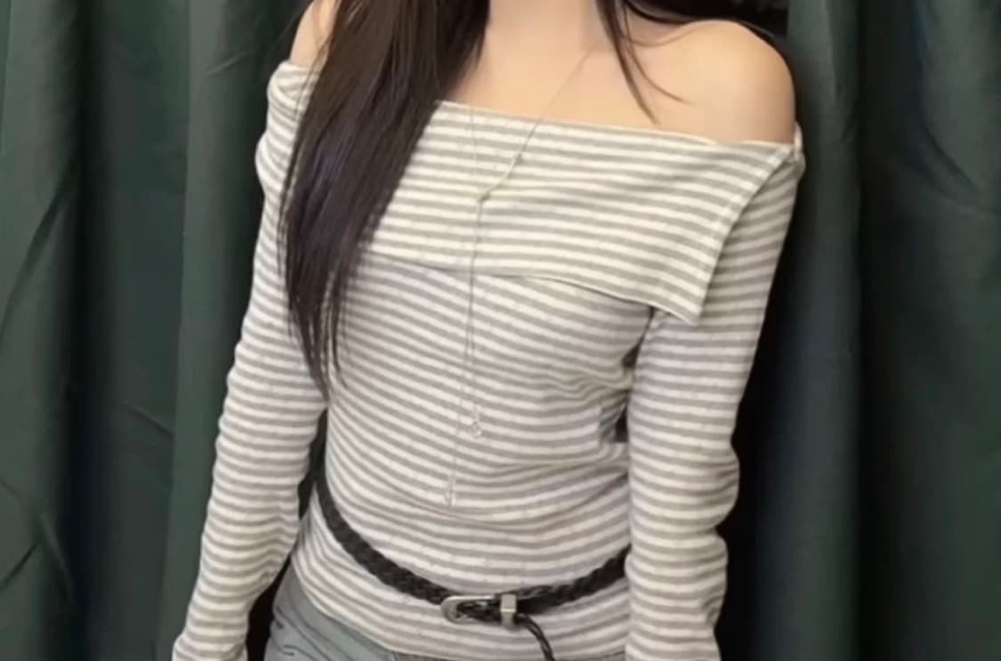 블랙업 스트라이프 오프숄더  상품이미지1